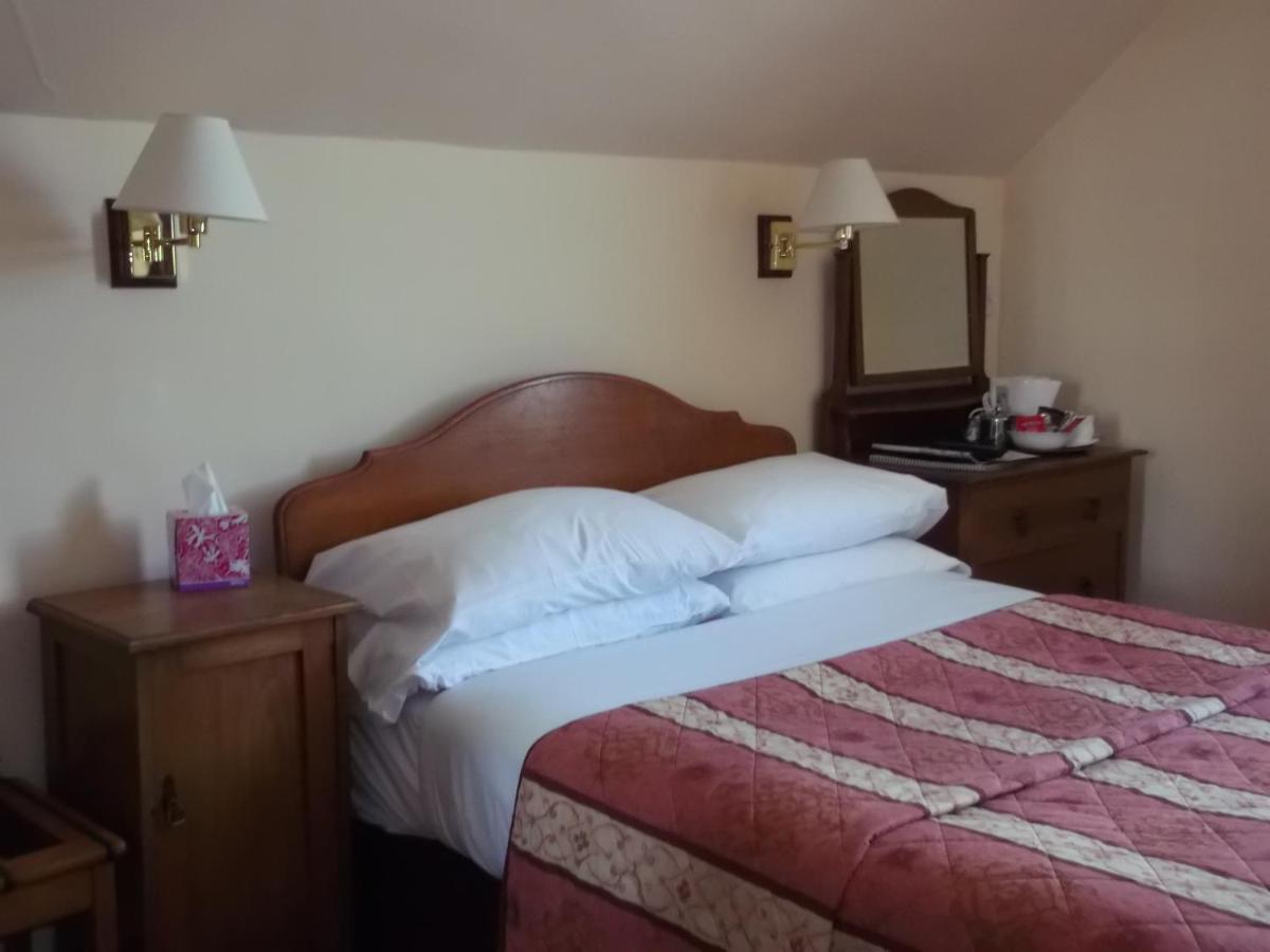 Caledonian Hotel Форт-Огастус Екстер'єр фото